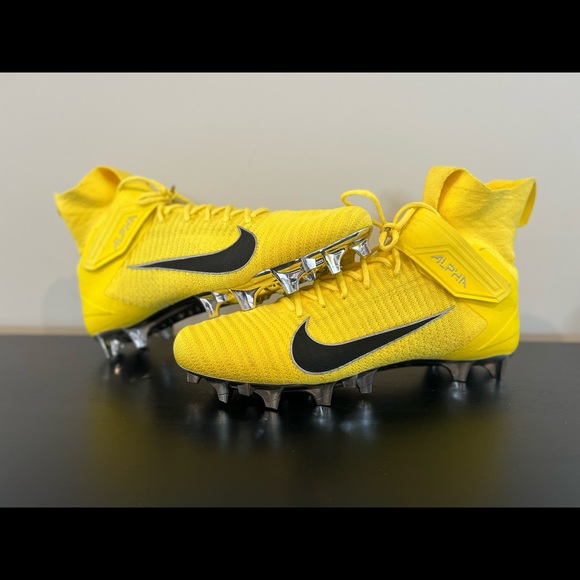 nike alpha menace elite 2 cleats